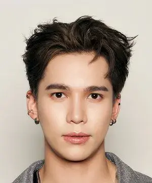 بیوگرافی Rujeerattanavorapan Saran