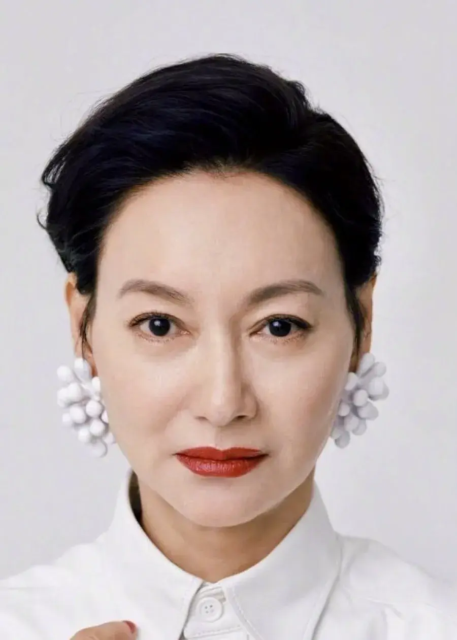 بیوگرافی Hui Ying Hung