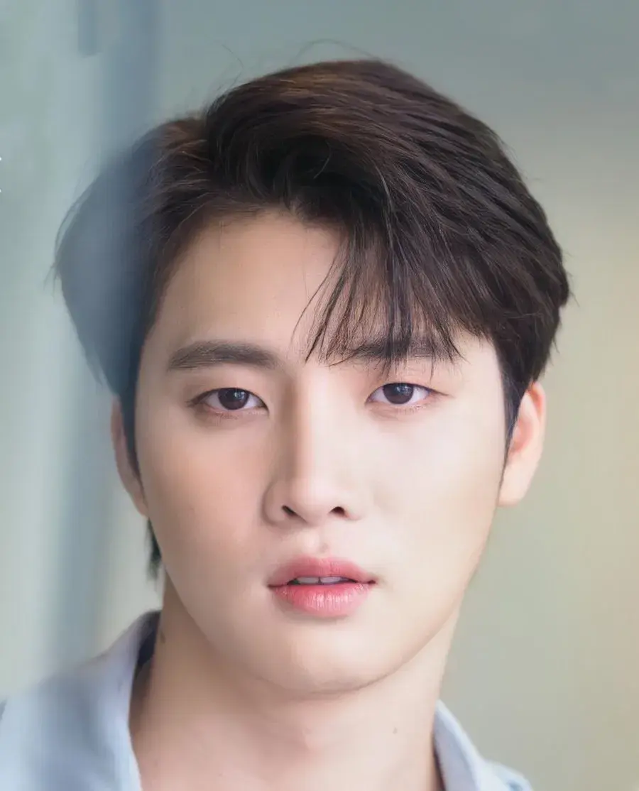 بیوگرافی Attachitsataporn Phiravich