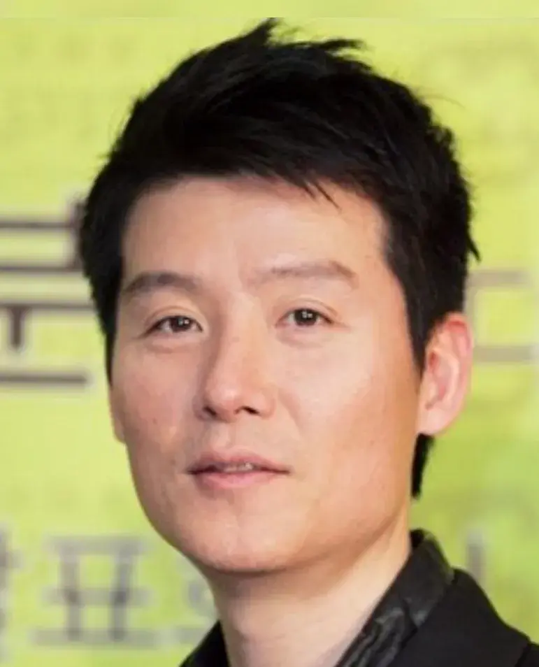 بیوگرافی Lee Hyun Woo