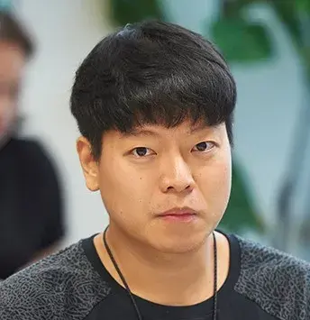 بیوگرافی Lee Dong Hyun