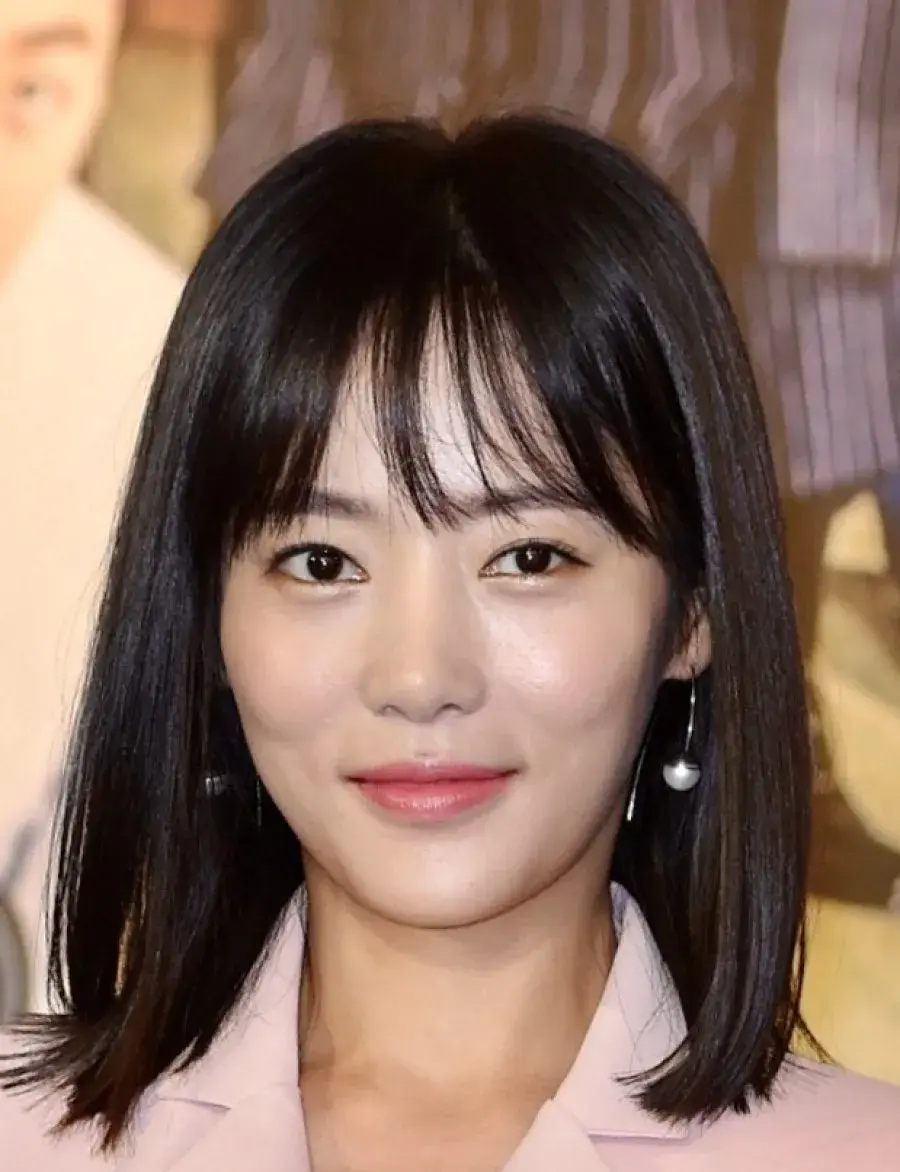 بیوگرافی Yoon Ah Jung