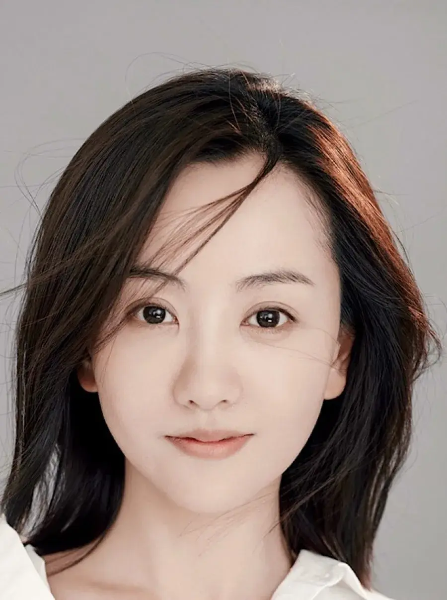 بیوگرافی Yang Rong