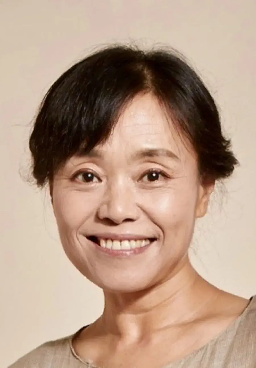 بیوگرافی Kang Ae Shim