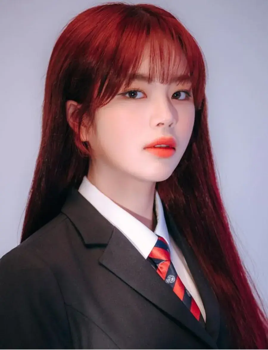 بیوگرافی Lee Si Young