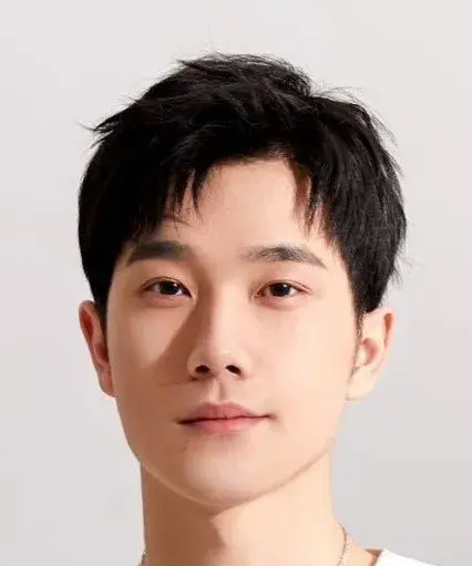 بیوگرافی Song Yi Xiong