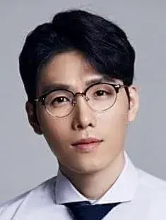 بیوگرافی Go Eun Chong