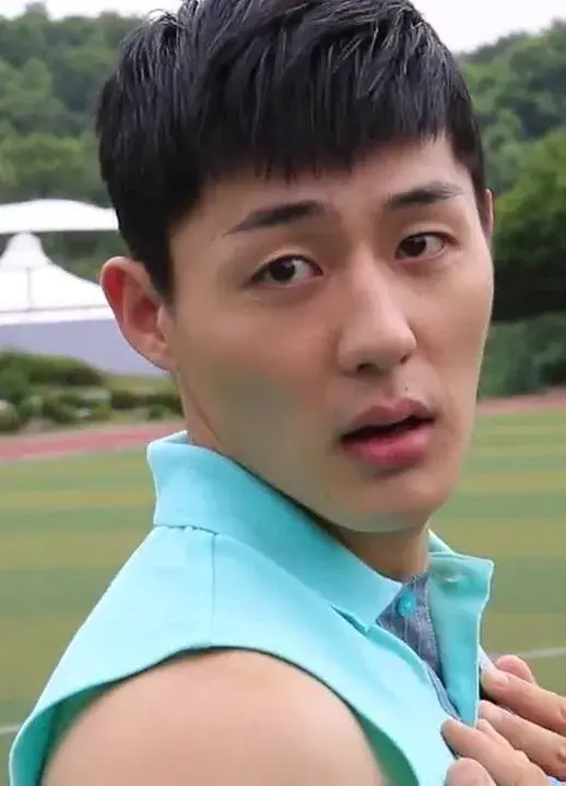 بیوگرافی Yong Woo