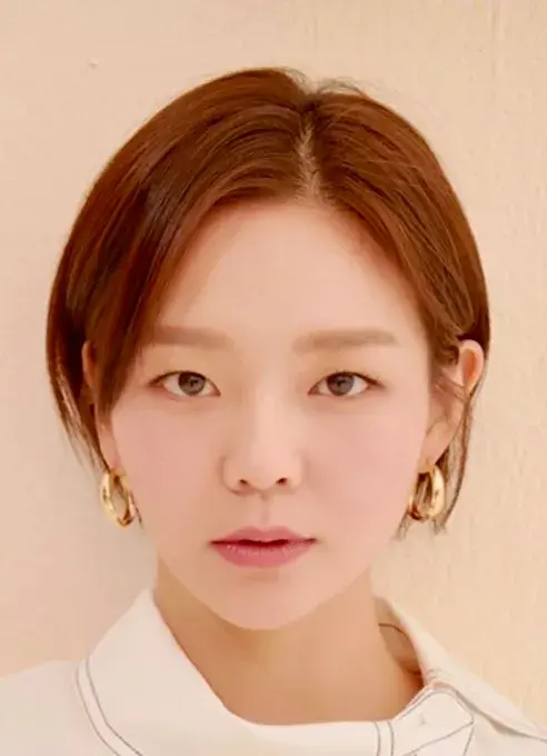 بیوگرافی Lee  So Young 