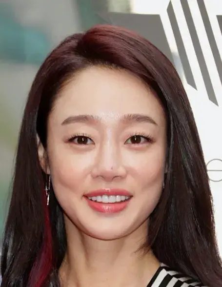 بیوگرافی Choi Yeo Jin