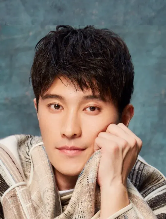 بیوگرافی He Zhi Long