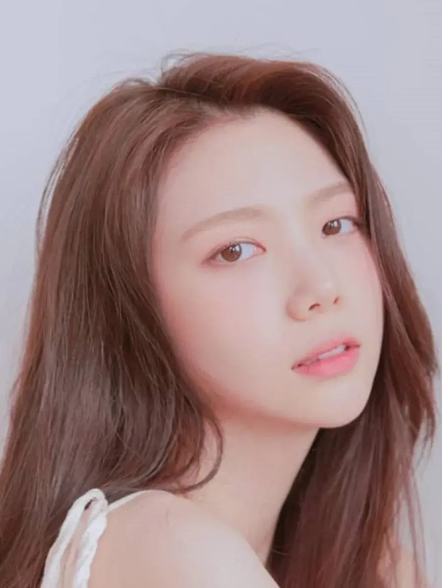 بیوگرافی Lee Ka Eun