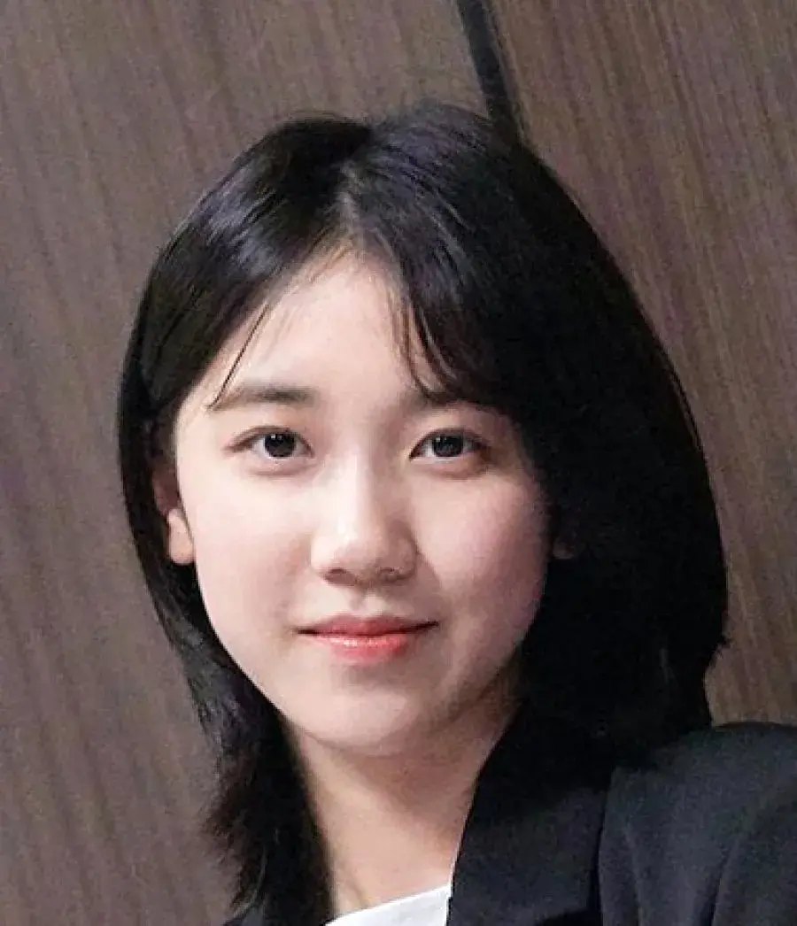 بیوگرافی Lee Re