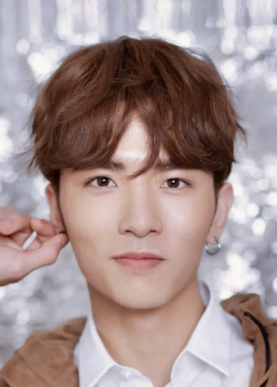 بیوگرافی Wu Xi Ze