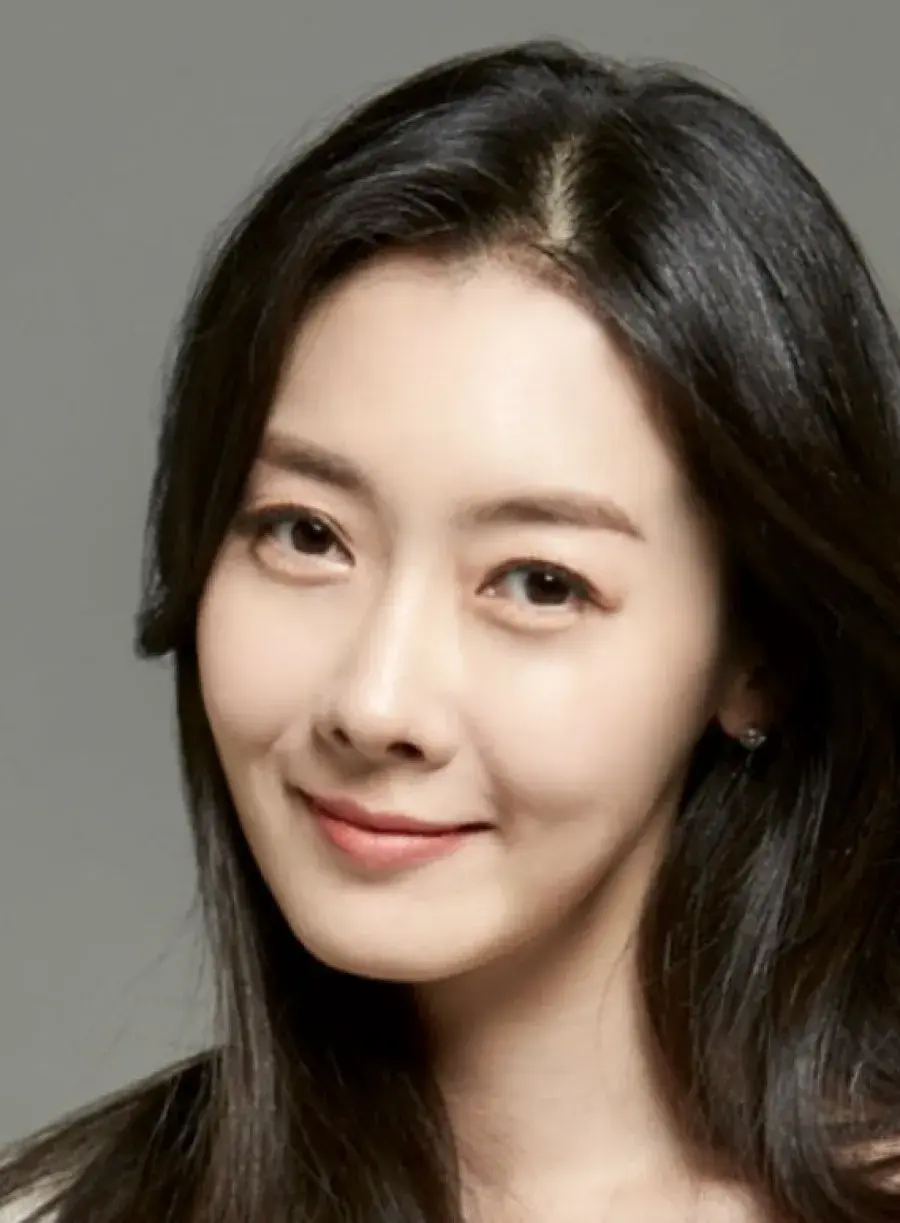 بیوگرافی Yoo Ji Yeon