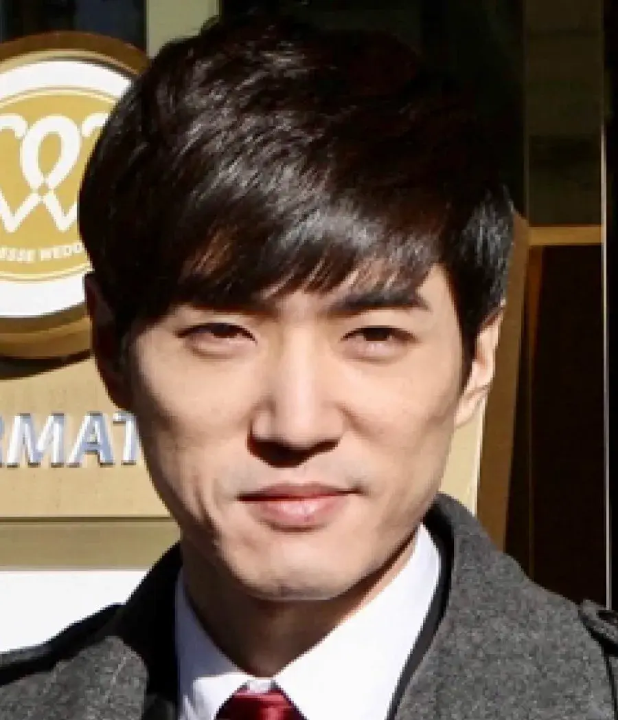 بیوگرافی Ahn Shin Won