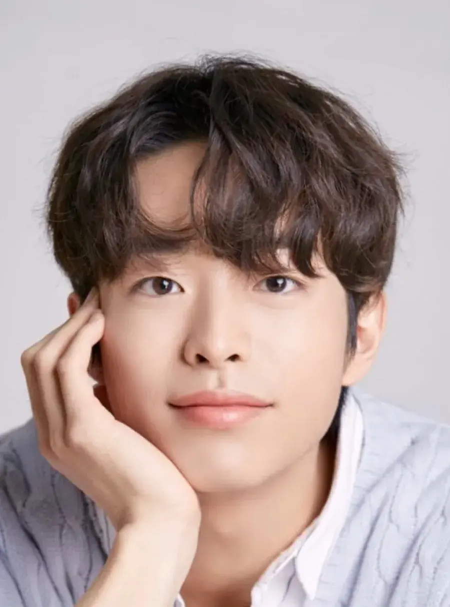 بیوگرافی Choi Yoon Je