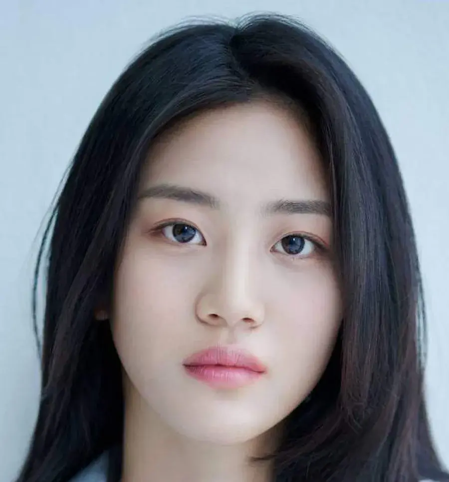 بیوگرافی Hong Hwa Yeon