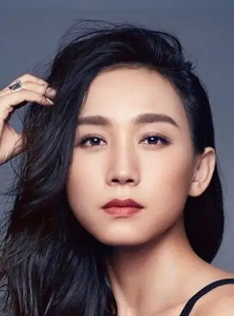بیوگرافی Ding Zi Ling