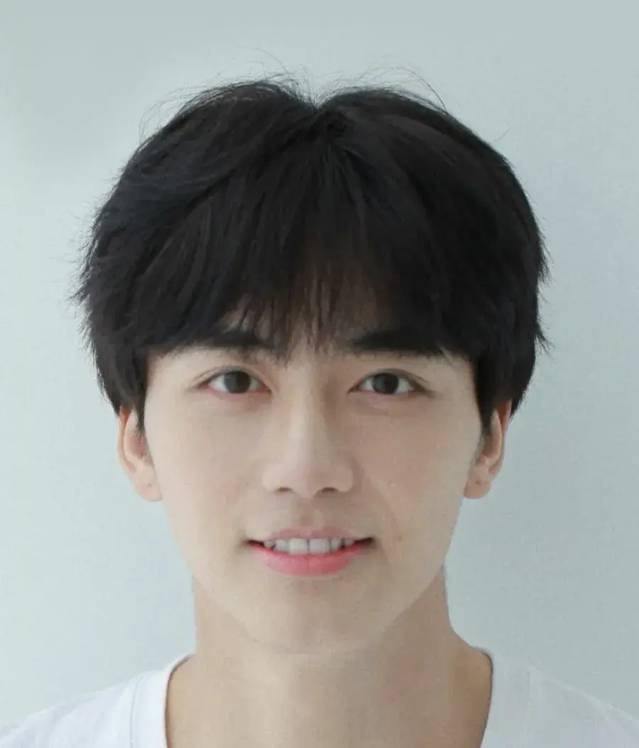 بیوگرافی Hou Li
