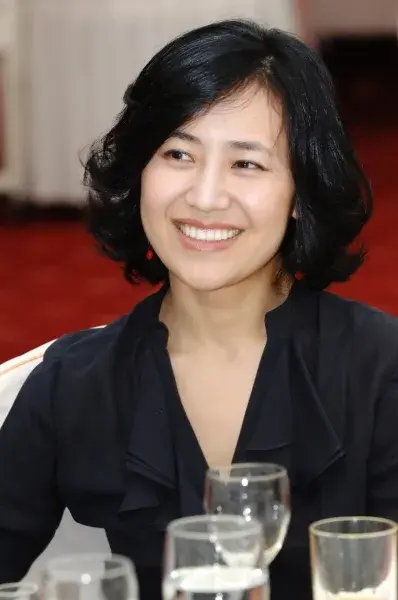 بیوگرافی Kim In Young