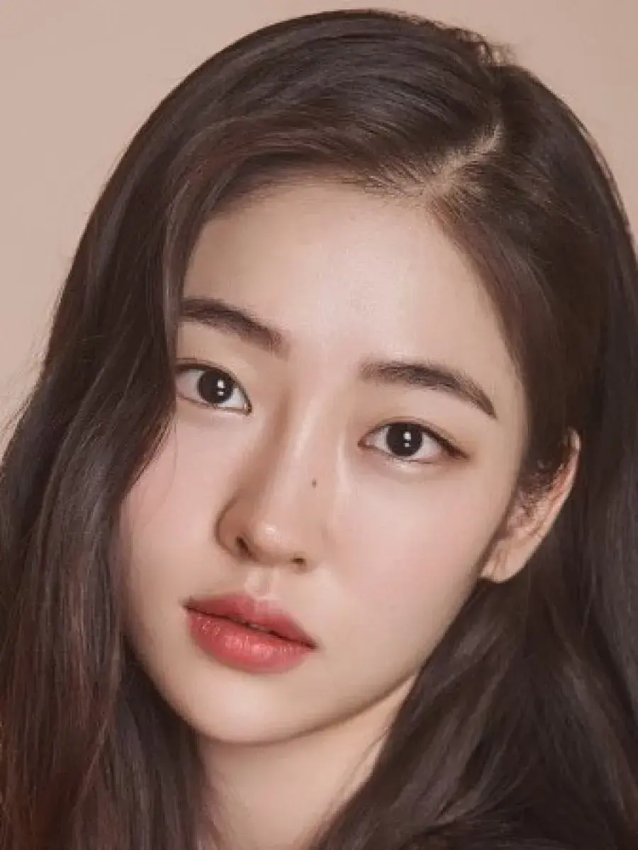 بیوگرافی Song Ji Woo