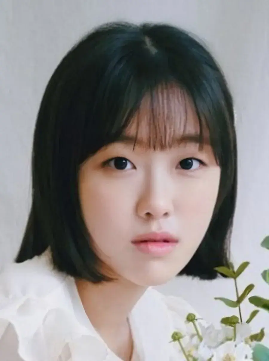 بیوگرافی Kim Go Eun