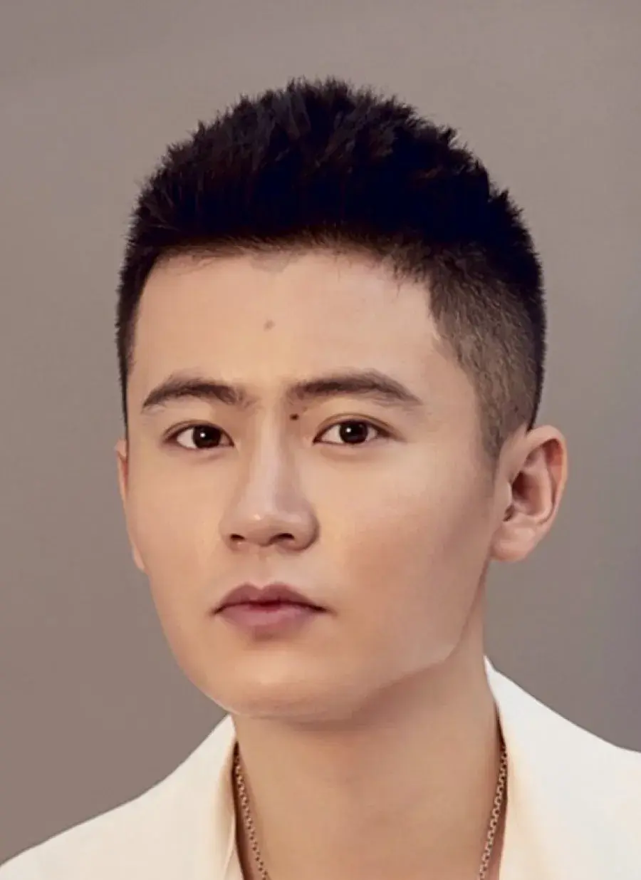 بیوگرافی Long Zuo Xiao