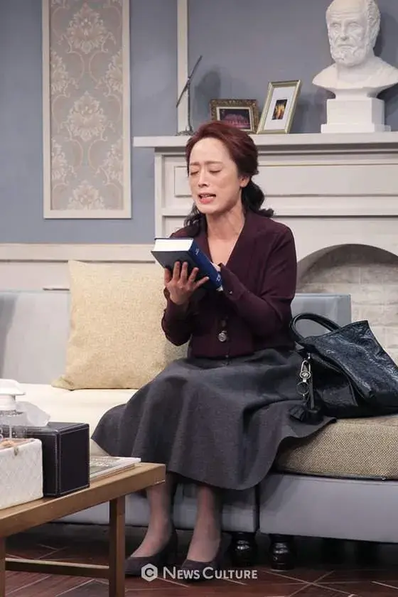 بیوگرافی Song Young Sook