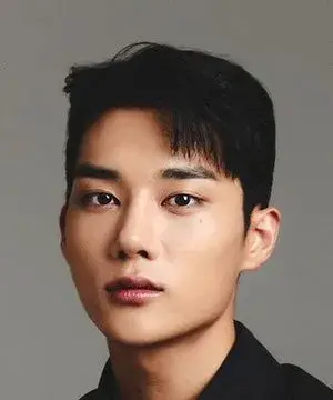بیوگرافی Ki Hyun Woo