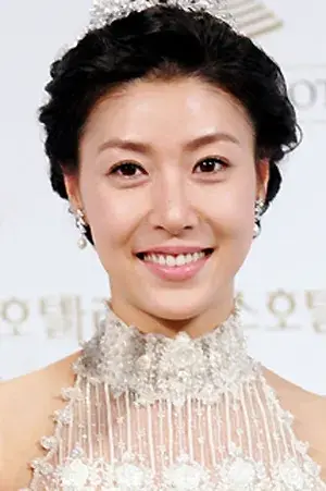 بیوگرافی Sung Hyun Ah