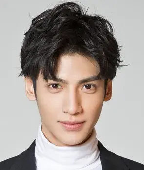 بیوگرافی Luo Yi