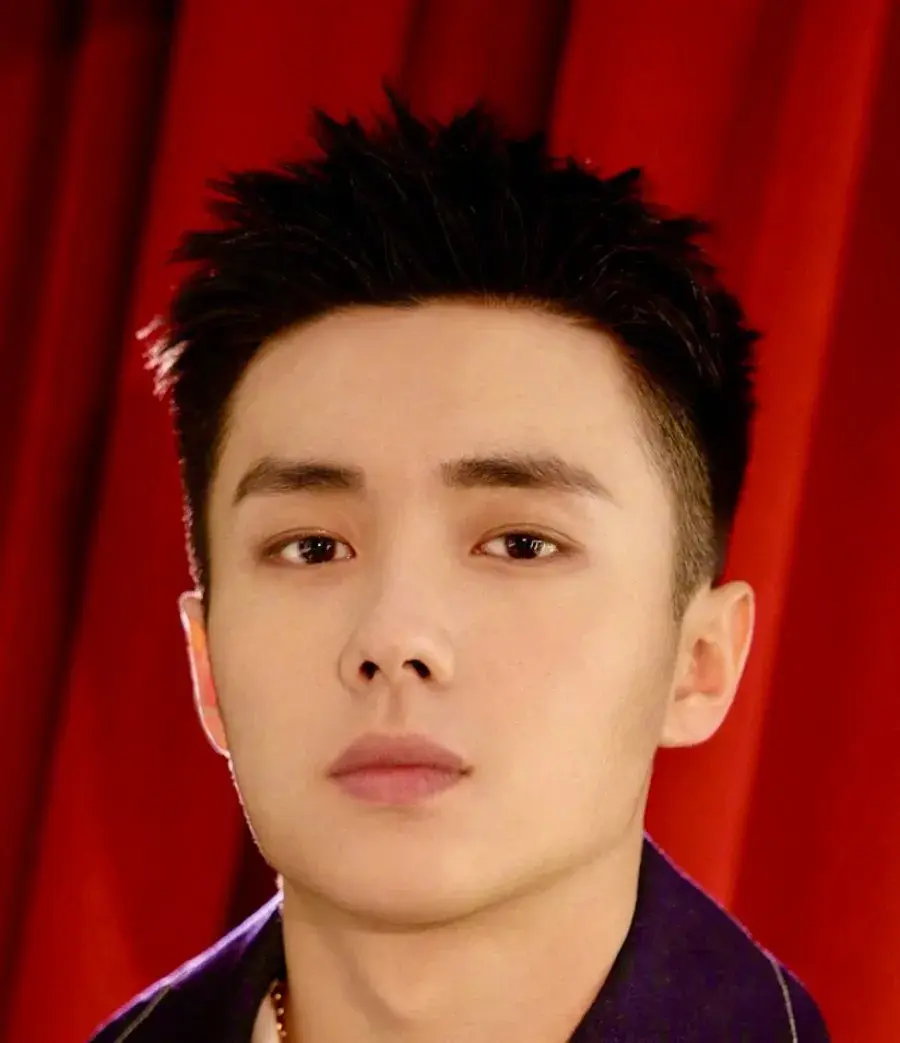 بیوگرافی Zhai Zi Lu