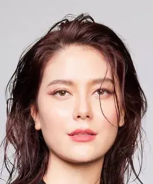 بیوگرافی Ehren Maria Lynn