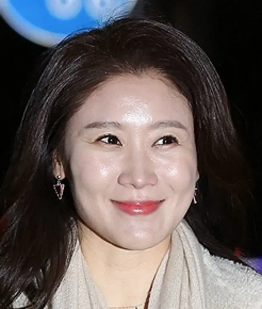 بیوگرافی Yoo Yeon