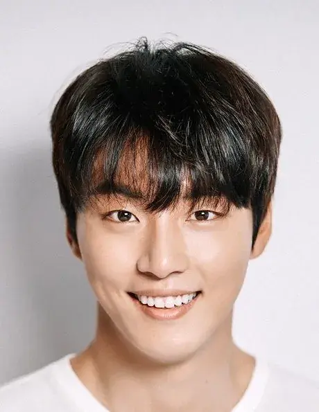 بیوگرافی Yoon Dong Goo