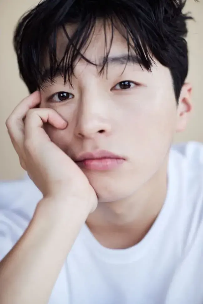 بیوگرافی Jung Yong Ju