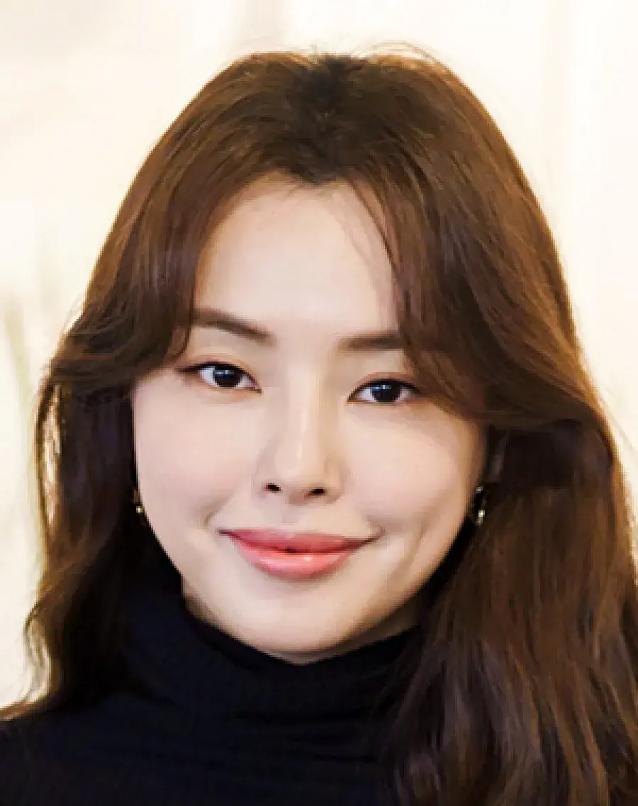 بیوگرافی Lee Ha Nee