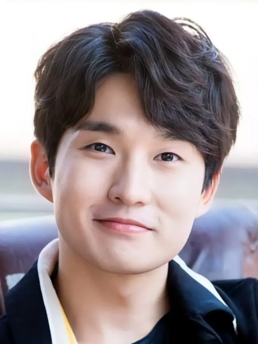 بیوگرافی Ryu Deok Hwan