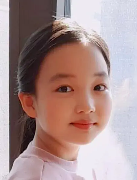 بیوگرافی Choi Yoo Ri