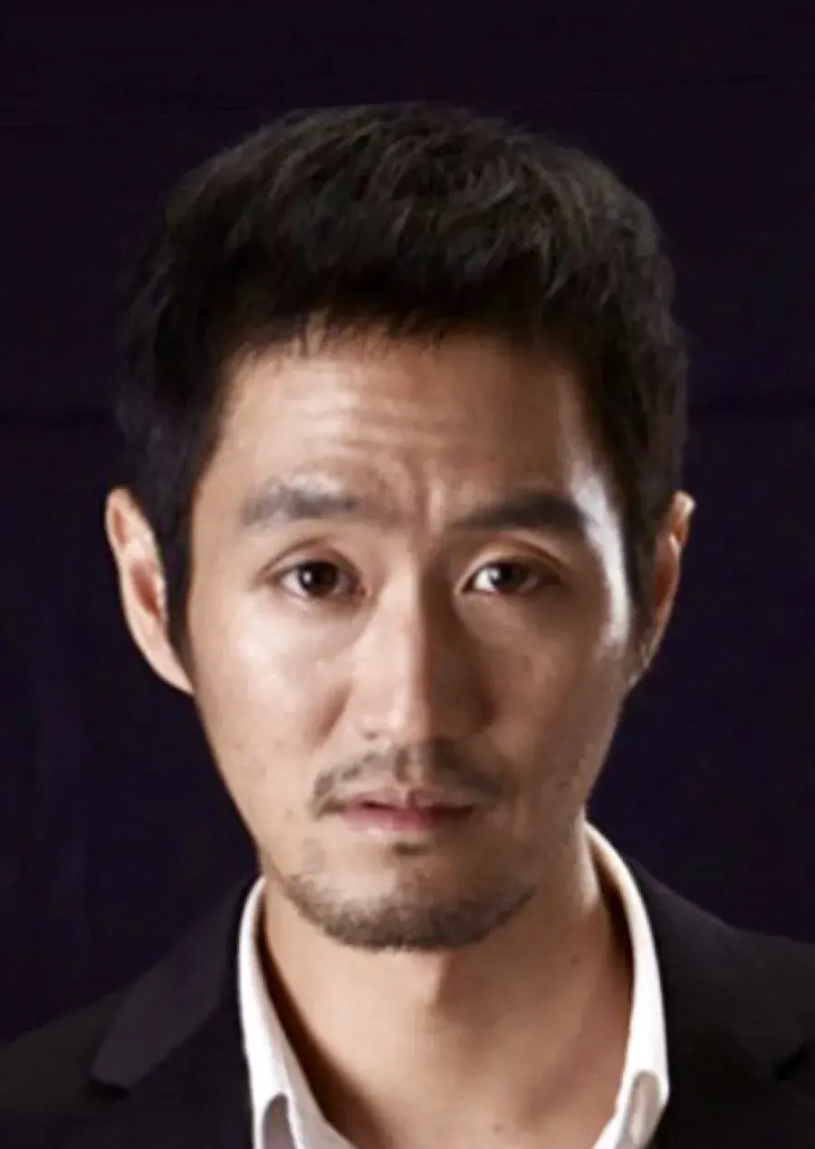 بیوگرافی Kim Young Joo