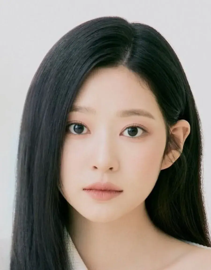 بیوگرافی Kim Min Ju