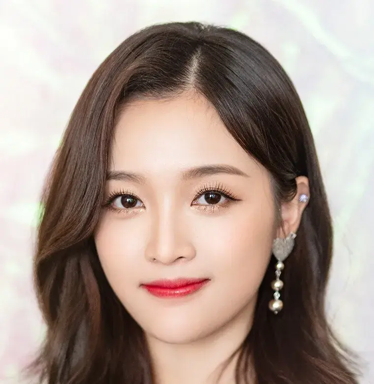 بیوگرافی Wu Xuan Yi