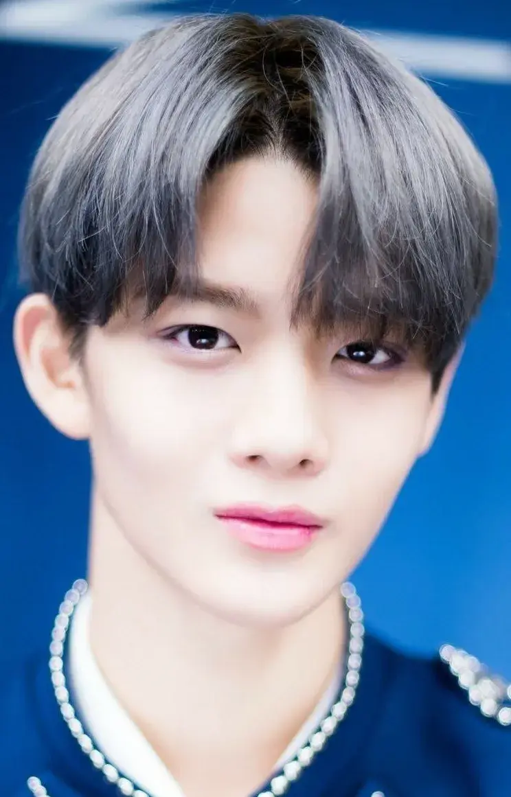 بیوگرافی Bae Jin Young