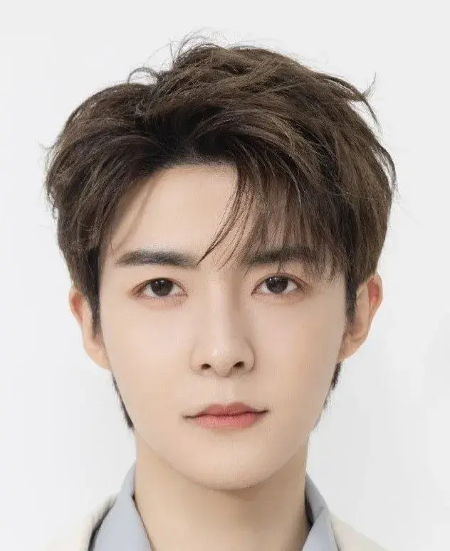 بیوگرافی Guan Yue