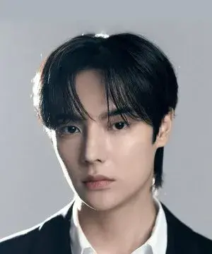 بیوگرافی Yoon Yong Bin