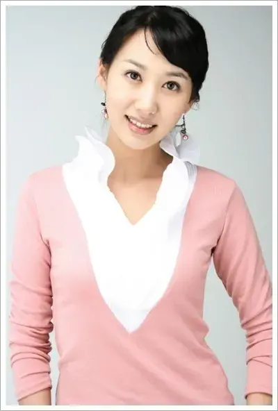 بیوگرافی Min Ji Young