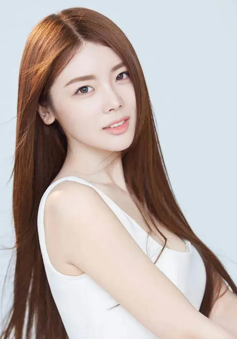 بیوگرافی Cui Ying Er