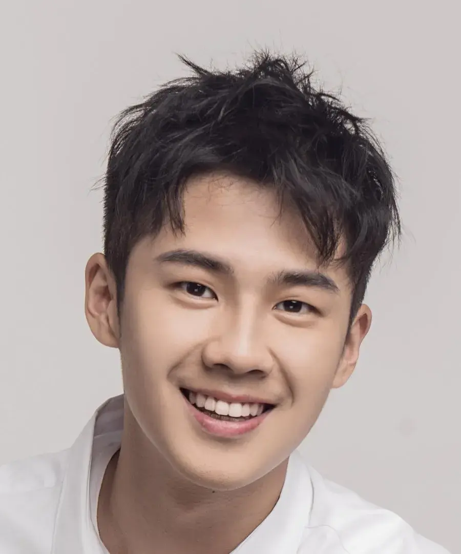 بیوگرافی Zhong Wei Lun