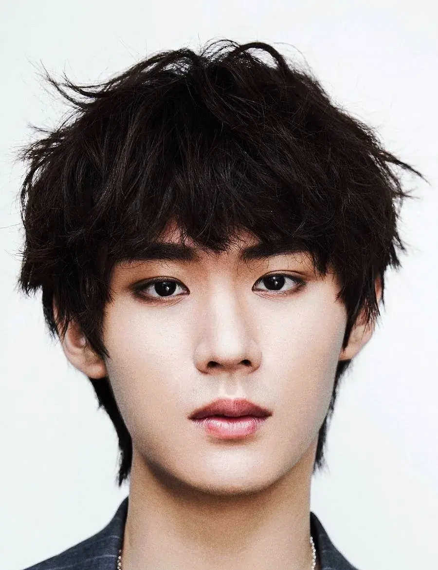 بیوگرافی Zheng Yi Bin